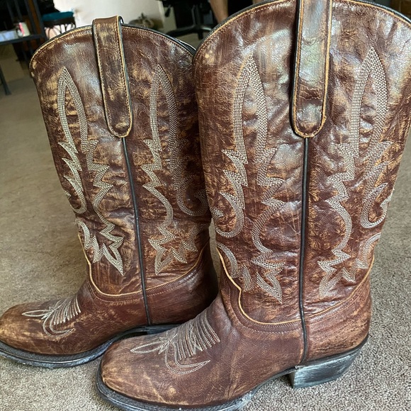 Caborca Distressed Boots - Picture 1 of 4